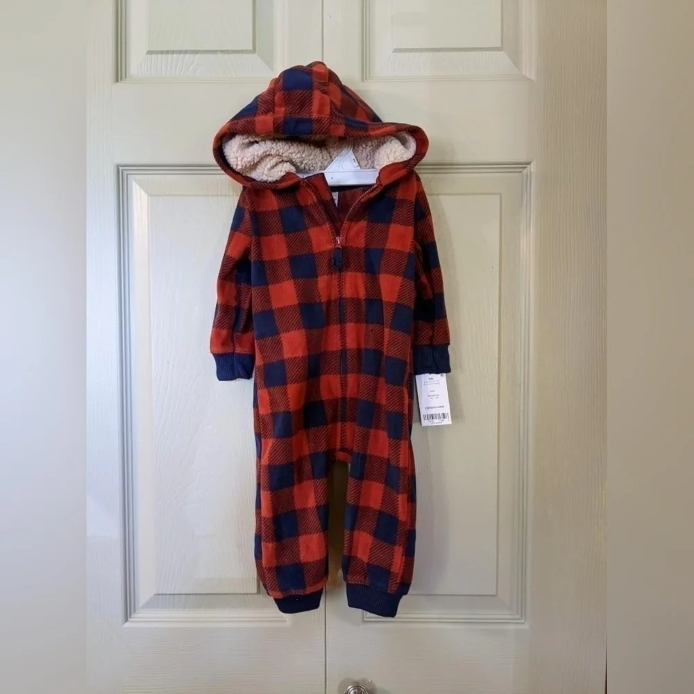 new Carter's Snow Suit! Size 9 Months